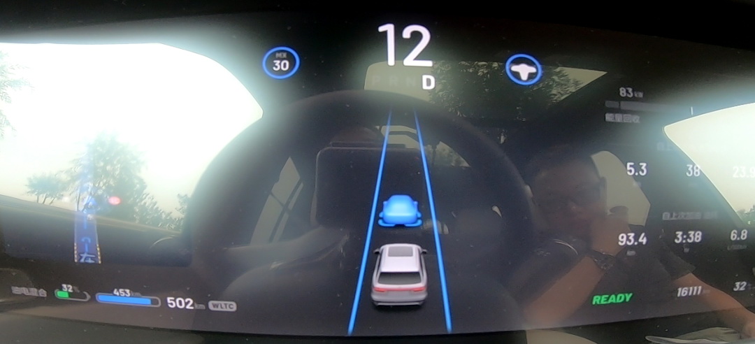 理想的辅助驾驶系统可以实现车速控制